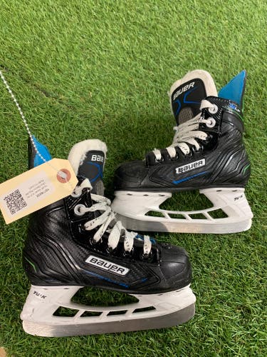 Youth Bauer XLP Hockey Skates Regular Width 9 (Used)