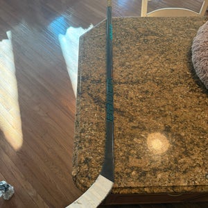 Junior Bauer Twitch Right Handed Hockey Stick P92 (Used)