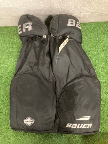 Black Senior Small Bauer Hockey Pants (Used)