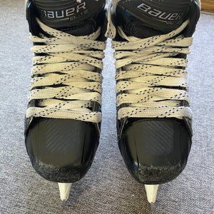Bauer Elite Hockey Goalie Skates Extra Wide Width Size 3.5 (Used)