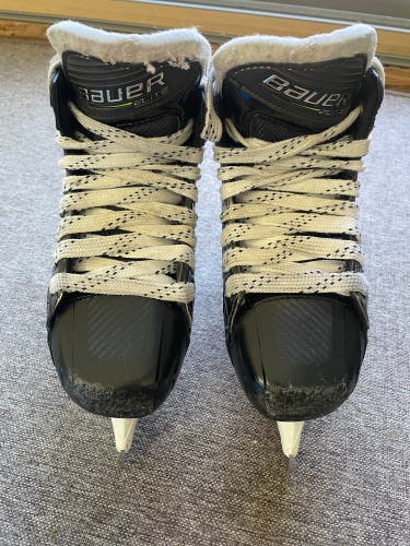 Bauer Elite Hockey Goalie Skates Extra Wide Width Size 3.5 (Used)