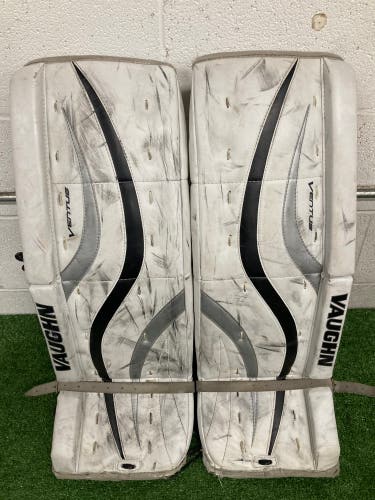 White 26" Youth Vaughn Ventus LT58 Goalie Leg Pads (Used)