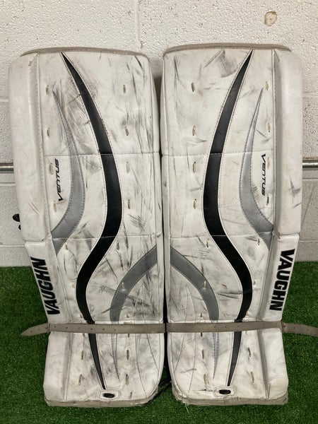 White 26" Youth Vaughn Ventus LT58 Goalie Leg Pads (Used)