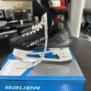 BAUER VAPOR X5 PRO ICE HOCKEY SKATES JUNIOR With Extra Set Of Blades Size 3.5 D