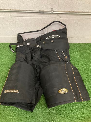 Black Senior XL Easton Hockey Pants (Used)