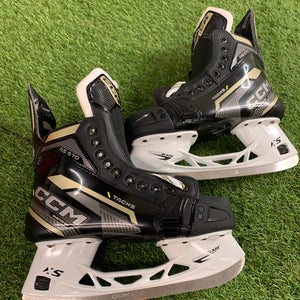 Intermediate CCM Tacks AS-570 Hockey Skates Regular Width 6 (New)
