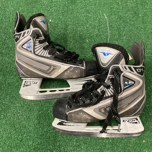 Intermediate CCM Vector 04 Hockey Skates Regular Width Size 4 (Used)