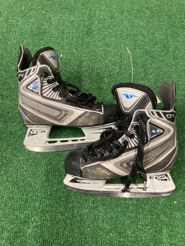 Intermediate CCM Vector 04 Hockey Skates Regular Width Size 4 (Used)