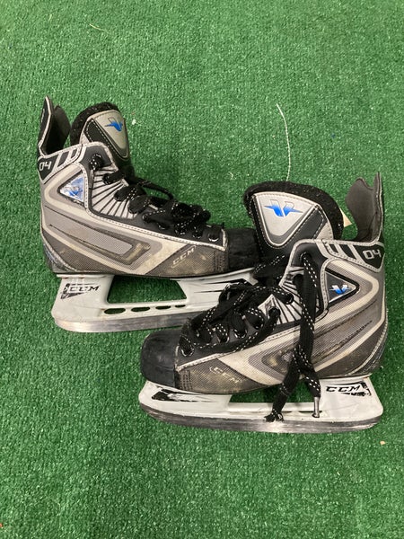 Intermediate CCM Vector 04 Hockey Skates Regular Width Size 4 (Used)
