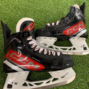 Senior CCM JetSpeed FT670 Hockey Skates Regular Width 8.5 (New)