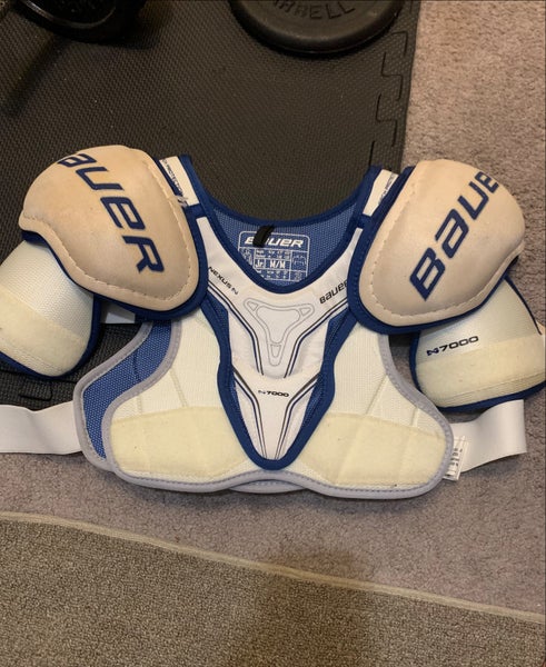 Medium Junior Bauer Nexus 7000 Shoulder Pads (Used)