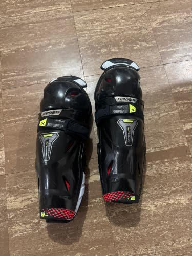 Intermediate Bauer Vapor Hyperlite 13" Shin Pads (New)