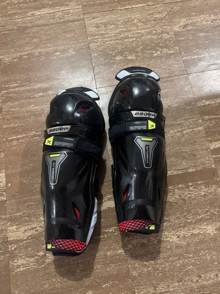Intermediate Bauer Vapor Hyperlite 13" Shin Pads (New)