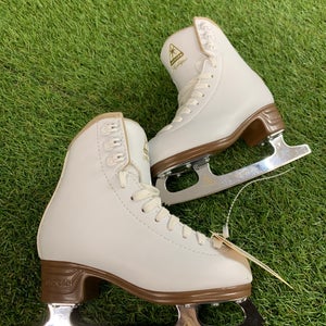 Jackson Ultima Mystique Figure Skates Junior 11 (Used)
