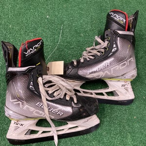 Junior Bauer Supreme M4 Hockey Skates Regular Width Size 3 (Used)