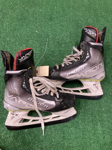 Junior Bauer Supreme M4 Hockey Skates Regular Width Size 3 (Used)