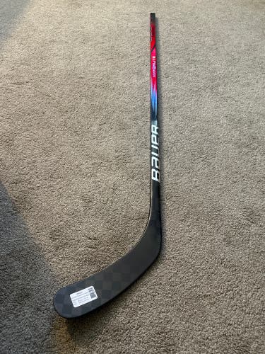 New Junior Bauer Right Handed P92 50 Flex Vapor Hyperlite 2 Hockey Stick