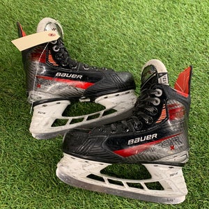 Youth Bauer Vapor X5 Pro Hockey Skates Regular Width 13.5 (Used)