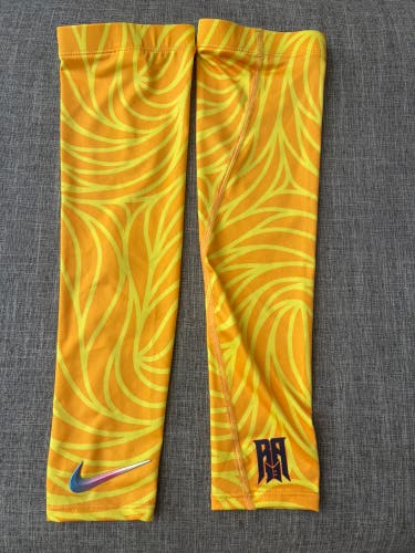 New Nike Arm Sleeves Acuña jr. Limited edition L/XL