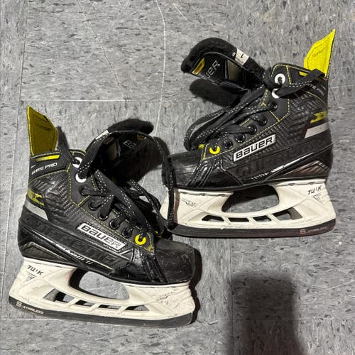 Junior Bauer Supreme Ignite Pro Hockey Skates | Size 1