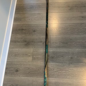 Senior Bauer Twitch Hockey Stick Right Hand P92 77 Flex (Used)