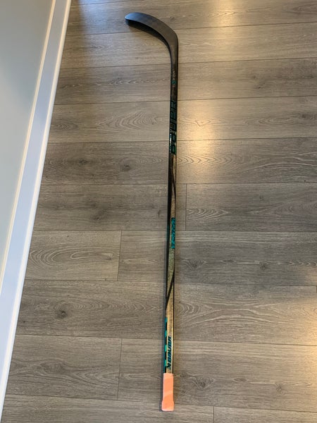 Senior Bauer Twitch Hockey Stick Right Hand P92 77 Flex (Used)