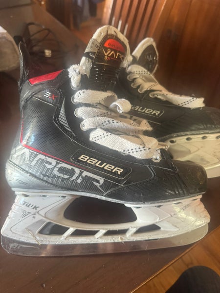 Bauer Vapor 3X Hockey Skates Size 5 (Used)