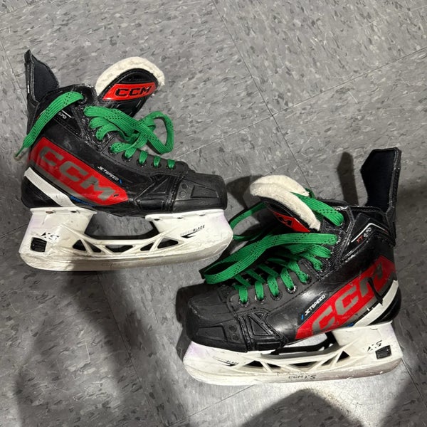 Intermediate CCM JetSpeed FT670 Hockey Skates | Size 4
