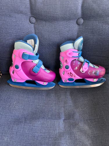 Figure Skates B Junior 8 (Used)