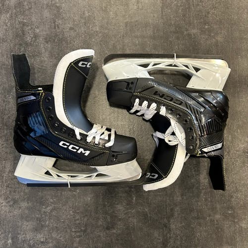 New Senior CCM AS-550 Hockey Skates | Size 8