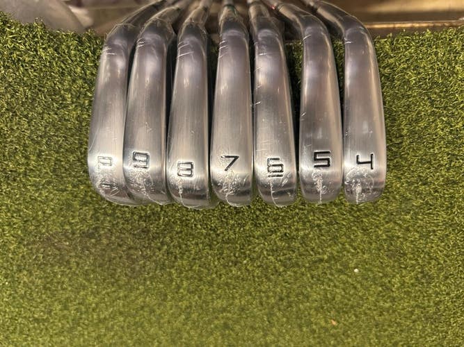 TaylorMade P-7CB 4-PW Iron Set, Dynamic Gold Mid 115 Stiff Flex, RH