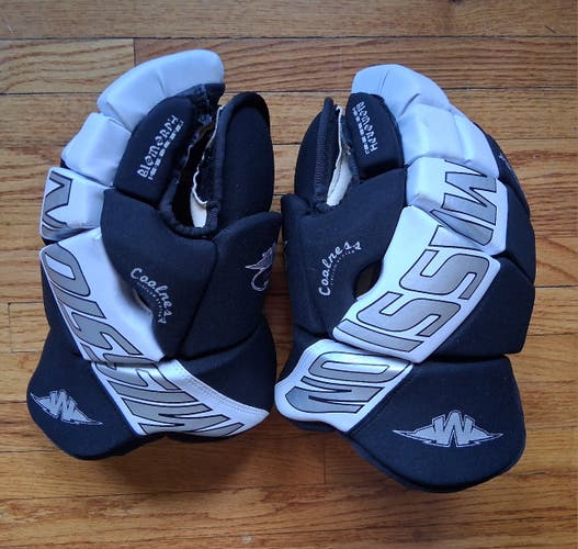 Mission Senior hocke Gloves Grommet 3 finger 13" (New)