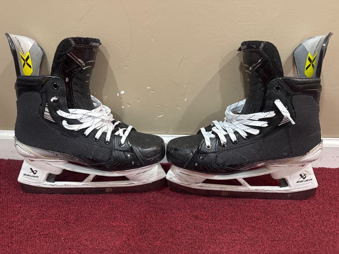 Bauer Vapor Hyperlite 2 Hockey Skates Regular Width Pro Stock 9 (Used) Item#LHH2