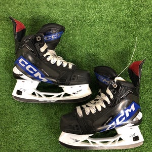 Intermediate CCM Jetspeed XTRA PLUS Hockey Skates Regular Width Size 4 (Used)
