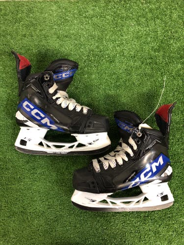 Intermediate CCM Jetspeed XTRA PLUS Hockey Skates Regular Width Size 4 (Used)
