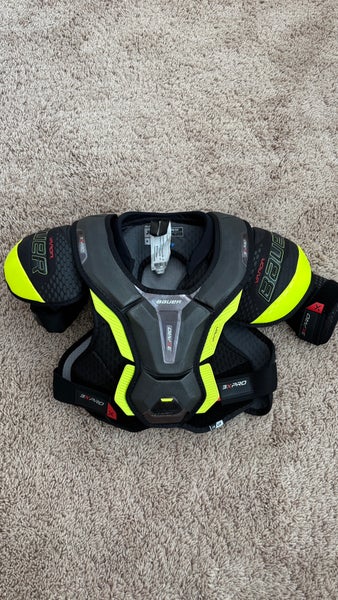 Junior Small Bauer 3X pro shoulder pads (barely used)