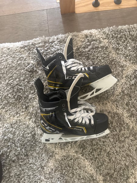 CCM Super Tacks Hockey Skates Regular Width 7 (Used)