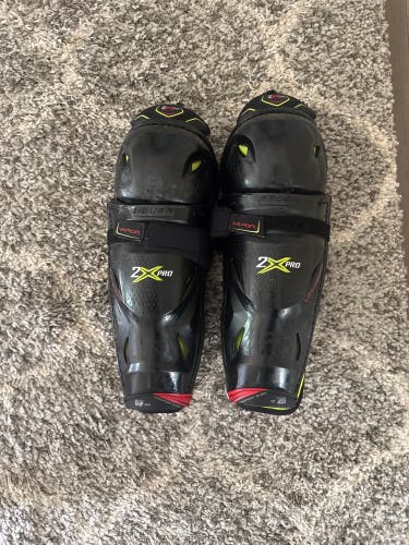 Intermediate Bauer 13" Shin Pads (Used)