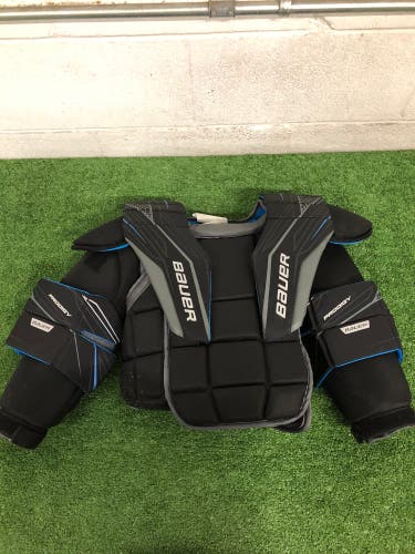 Youth Large Bauer Prodigy Goalie Chest Protector (Used)