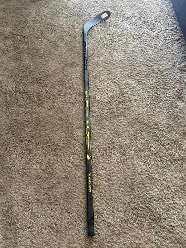 Senior Bauer Ag5nt Right Handed Hockey Stick P28 (New)