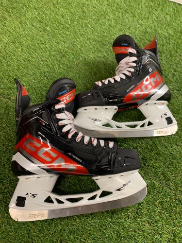 Senior CCM JetSpeed FT6 Hockey Skates Regular Width 8 (New)