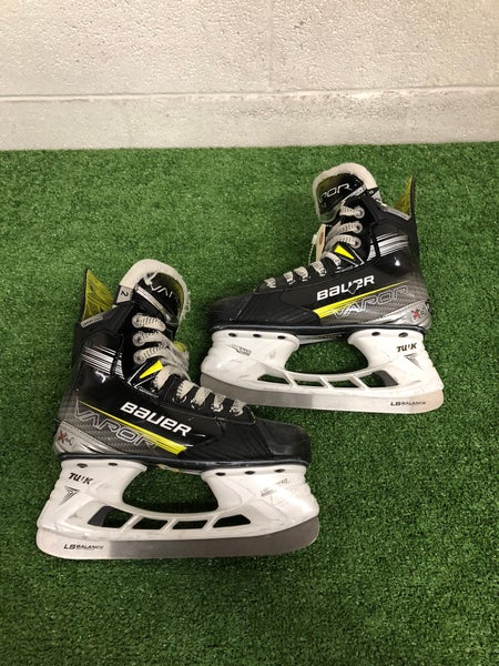 Junior Bauer Vapor X4 Hockey Skates Regular Width Size 2 (Used)