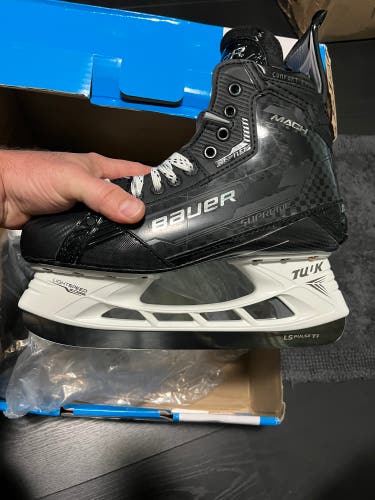 Bauer Supreme Mach Hockey Skates Regular Width 9 (New)