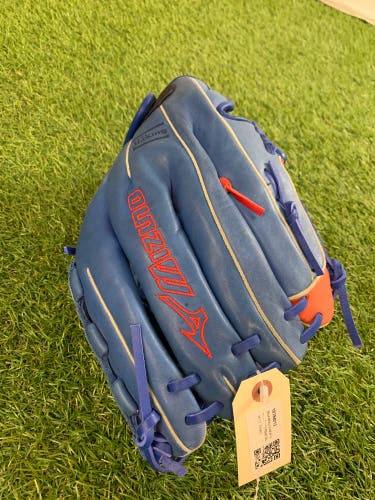 Blue Mizuno MVP Prime RH Softball Glove 12" (Used)