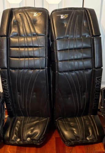 35+1 Vaughn Velocity V7 Pro Carbon Goalie Leg Pads all Black