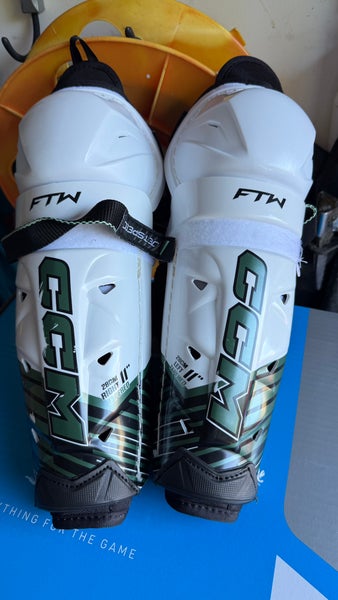 Intermediate CCM Jetspeed FTW 11" Shin Pads (Used)