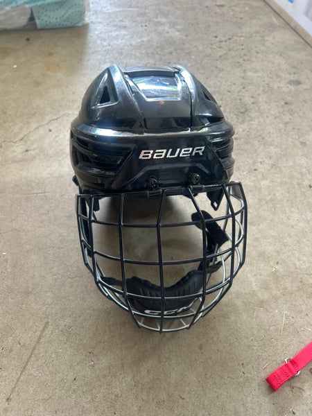 Large Bauer Re-Akt 150 Helmet (Used)