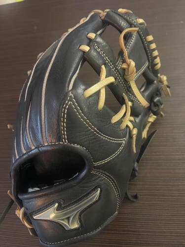 Mizuno RH Infield Global Elite RG Japan Baseball Glove 11" (Used)