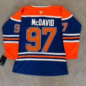 Connor McDavid Edmonton Oilers home jersey w SCF25 patch size 50/medium