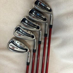 Men's Lynx Parallax Right Handed Iron Set Regular Flex 5 Pieces Graphite Shaft (Used)
